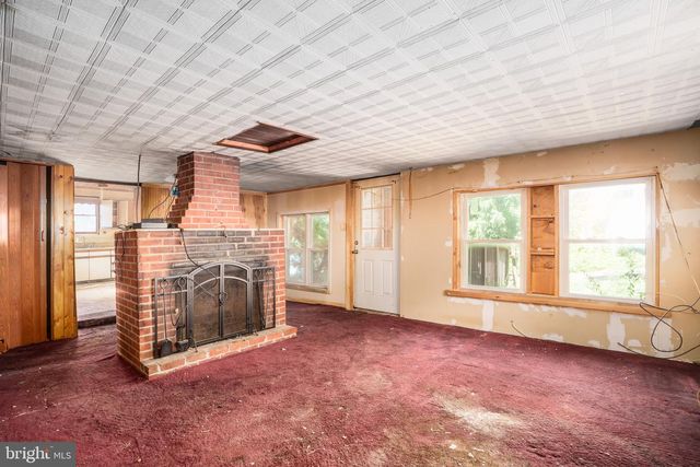 12 LINWOOD ST, Earleville, MD 21919