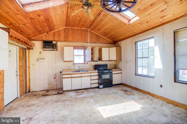 12 LINWOOD ST, Earleville, MD 21919