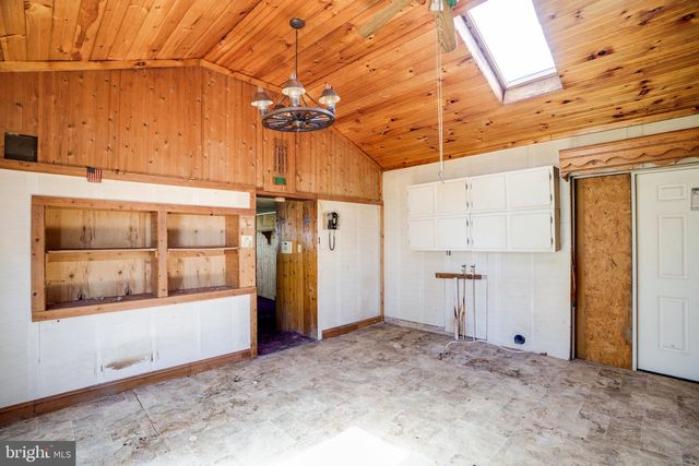 12 LINWOOD ST, Earleville, MD 21919
