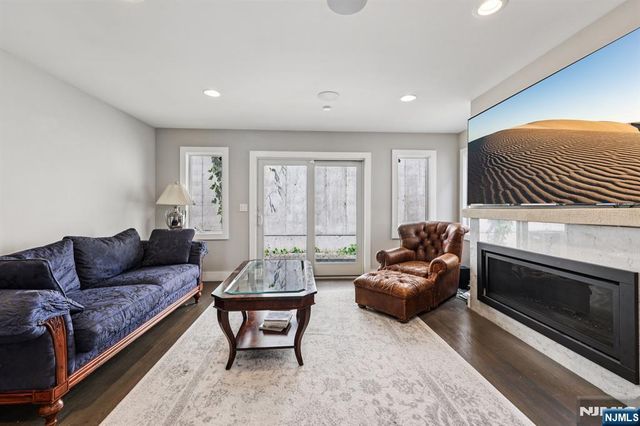 746 Undercliff Avenue B, Edgewater, NJ 07020