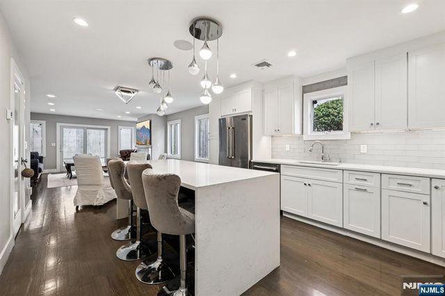 746 Undercliff Avenue B, Edgewater, NJ 07020