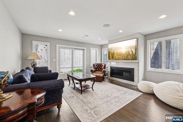 746 Undercliff Avenue B, Edgewater, NJ 07020