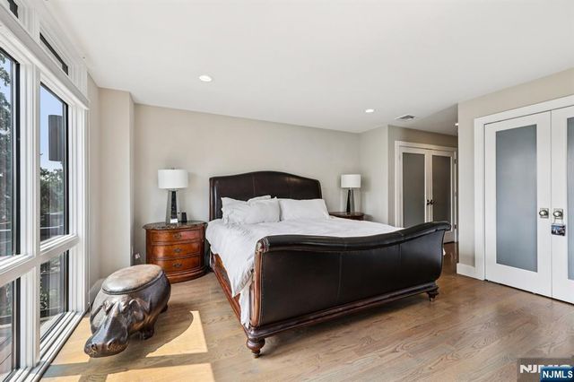 746 Undercliff Avenue B, Edgewater, NJ 07020