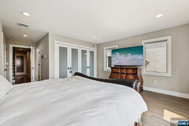 746 Undercliff Avenue B, Edgewater, NJ 07020