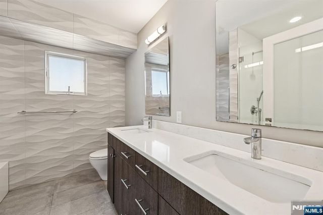 746 Undercliff Avenue B, Edgewater, NJ 07020