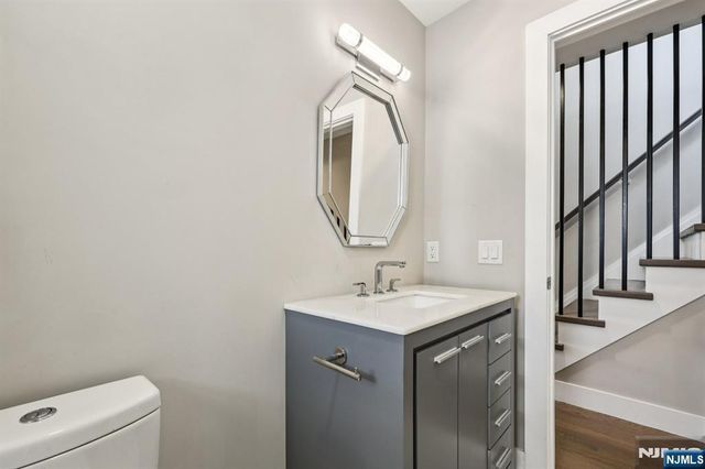 746 Undercliff Avenue B, Edgewater, NJ 07020