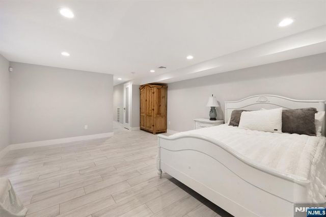 746 Undercliff Avenue B, Edgewater, NJ 07020