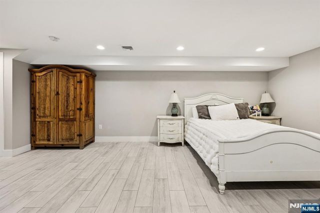 746 Undercliff Avenue B, Edgewater, NJ 07020