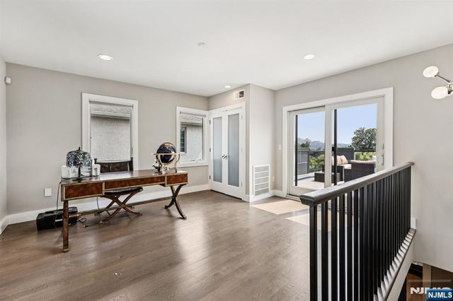 746 Undercliff Avenue B, Edgewater, NJ 07020