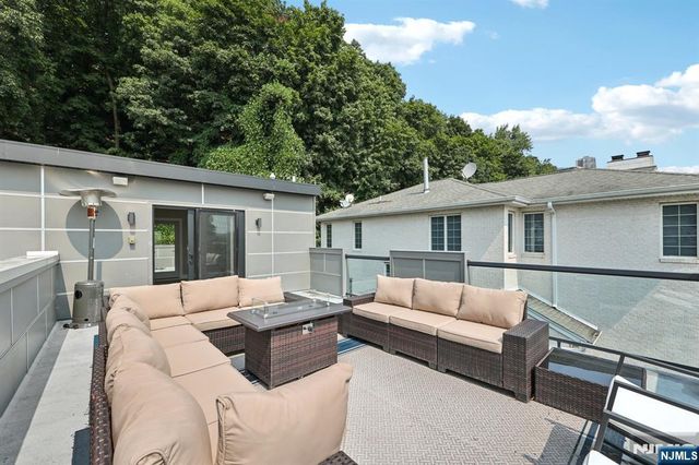 746 Undercliff Avenue B, Edgewater, NJ 07020