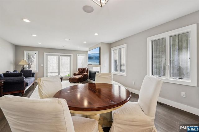 746 Undercliff Avenue B, Edgewater, NJ 07020