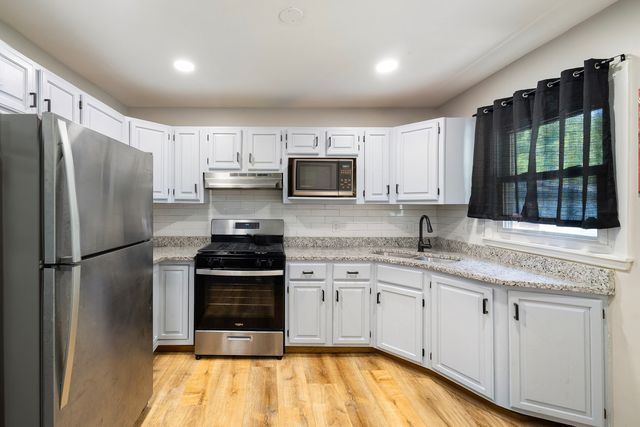 3242 Roesner Drive, Markham, IL 60428