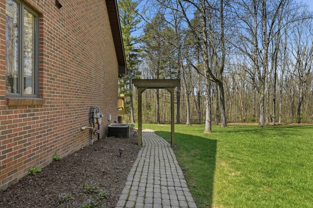 9256 Fenton Road, Grand Blanc, MI 48439