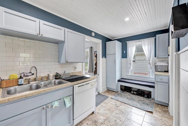 1104 13TH AVENUE, Green Bay, WI 54304