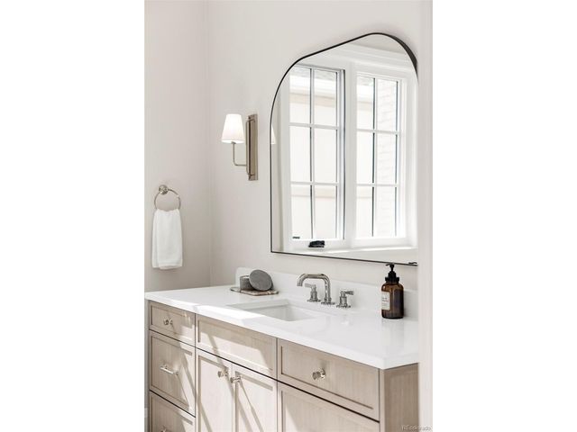 525 S High St, Denver, CO 80209