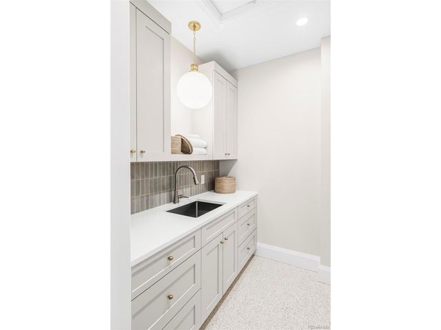 525 S High St, Denver, CO 80209