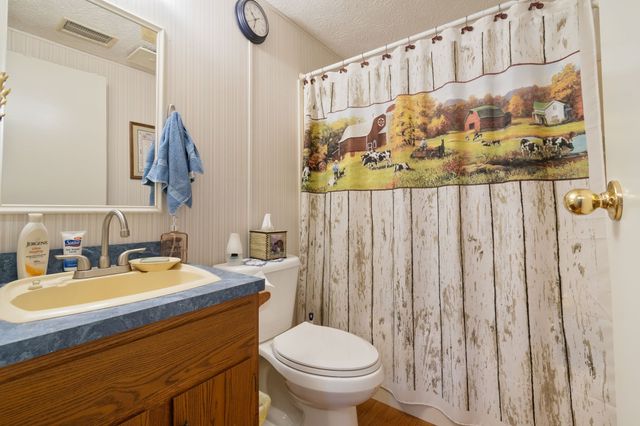 1300 New Sheboss Road, Duck River, TN 38454