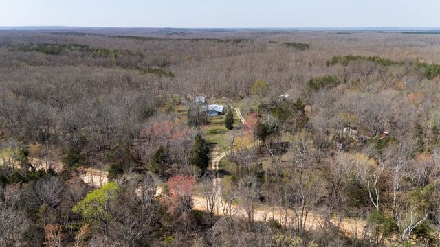 1300 New Sheboss Road, Duck River, TN 38454