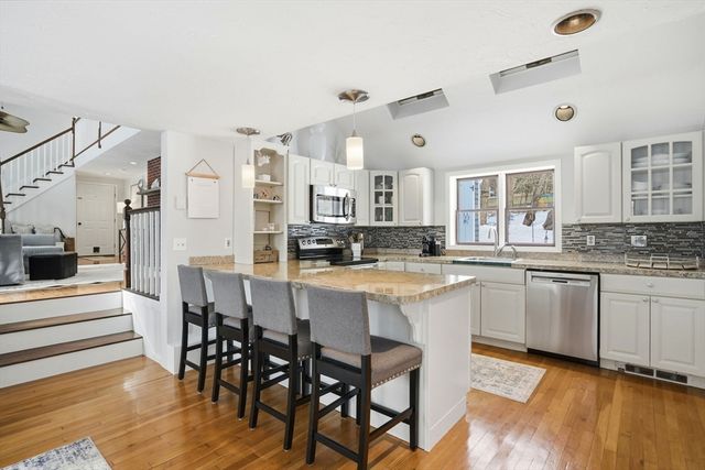 18 King Phillips Path, Duxbury, MA 02332