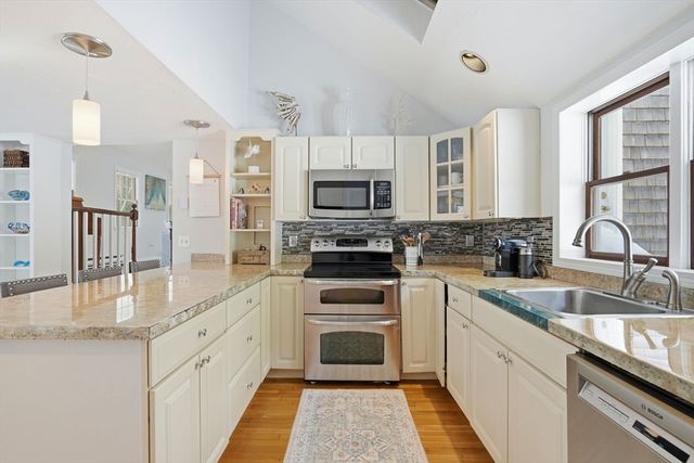 18 King Phillips Path, Duxbury, MA 02332