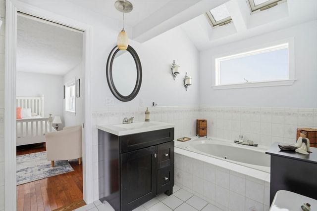 18 King Phillips Path, Duxbury, MA 02332