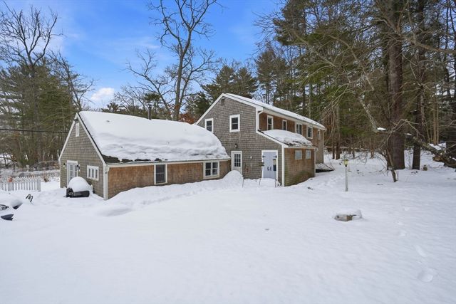 18 King Phillips Path, Duxbury, MA 02332
