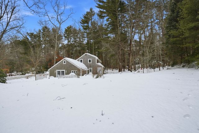 18 King Phillips Path, Duxbury, MA 02332