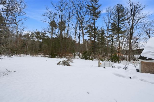 18 King Phillips Path, Duxbury, MA 02332