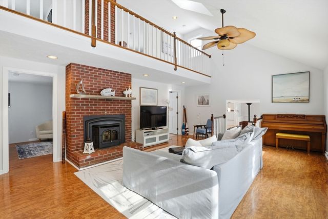 18 King Phillips Path, Duxbury, MA 02332