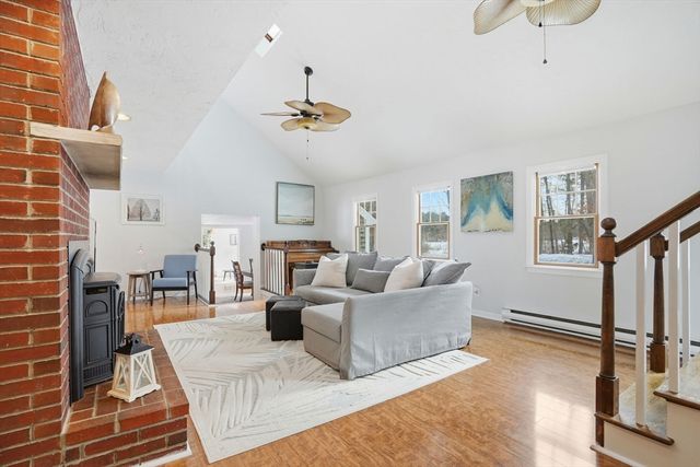 18 King Phillips Path, Duxbury, MA 02332