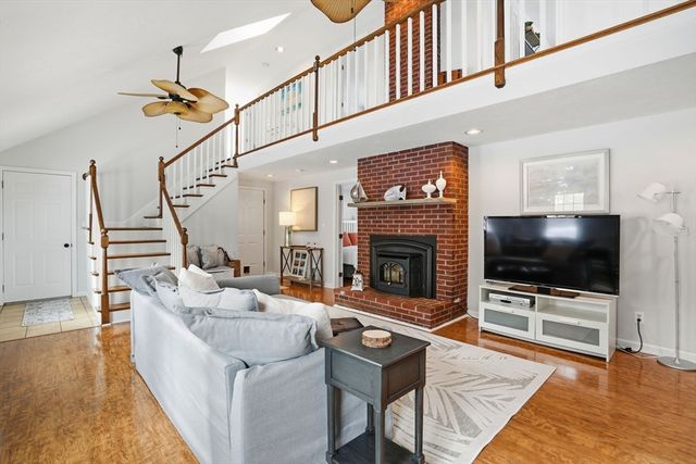 18 King Phillips Path, Duxbury, MA 02332