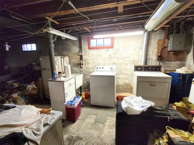 12 Clark Street, Plainview, NY 11803
