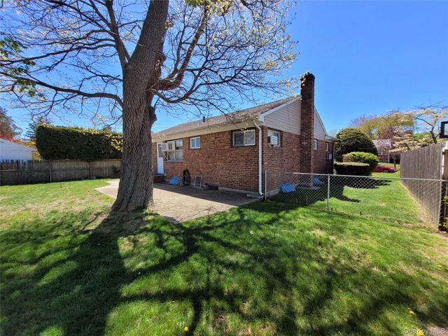 12 Clark Street, Plainview, NY 11803