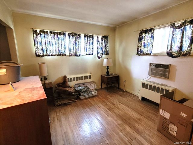 12 Clark Street, Plainview, NY 11803