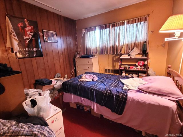 12 Clark Street, Plainview, NY 11803