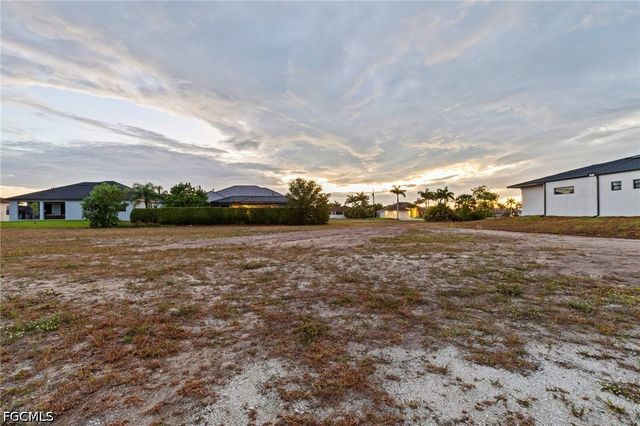 2722 NW 41st PL, Cape Coral, FL 33993