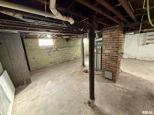 2209 39TH Street, Rock Island, IL 61201