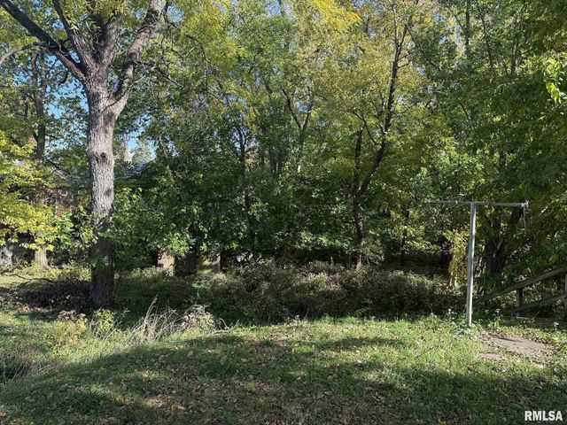 2209 39TH Street, Rock Island, IL 61201