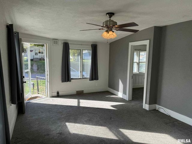 2209 39TH Street, Rock Island, IL 61201