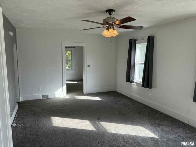 2209 39TH Street, Rock Island, IL 61201