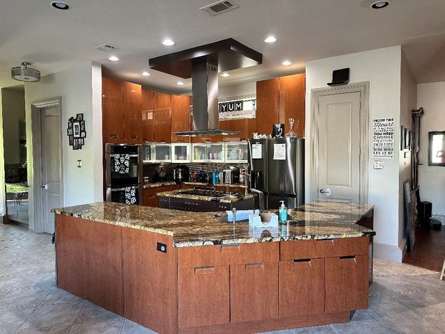 8300 Willow Circle, Terrell, TX 75160
