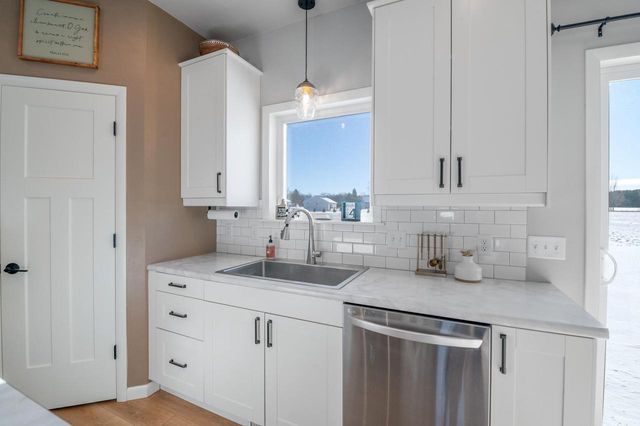 2885 T BERG CIRCLE, Abrams, WI 54101