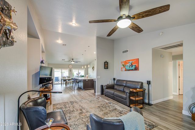 815 W Geronimo Street, Chandler, AZ 85225