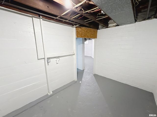 1638 20TH Avenue, Moline, IL 61265