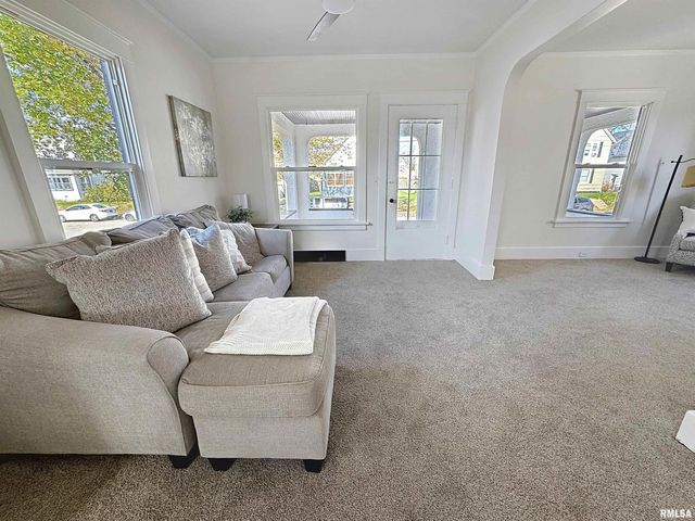 1638 20TH Avenue, Moline, IL 61265