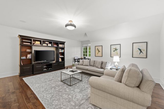 2060 Fontenay Place, Upper Arlington, OH 43220