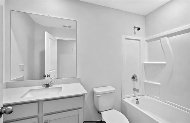 2040 Presley Point, Lawrenceville, GA 30044