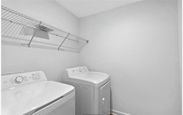 2040 Presley Point, Lawrenceville, GA 30044