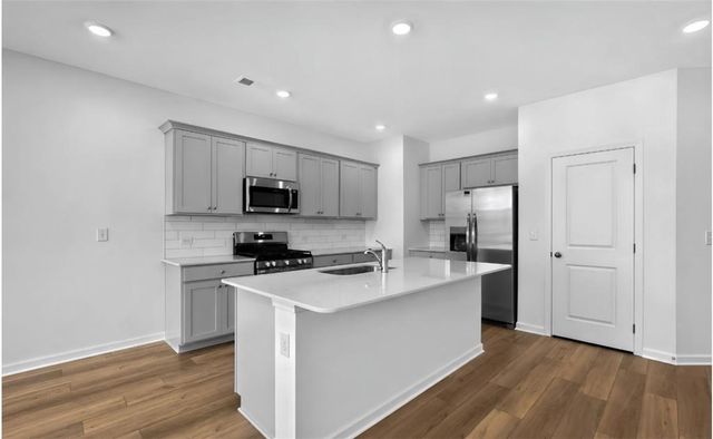 2040 Presley Point, Lawrenceville, GA 30044