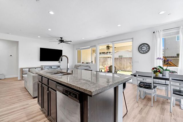 4076 Dennis, Clovis, CA 93619